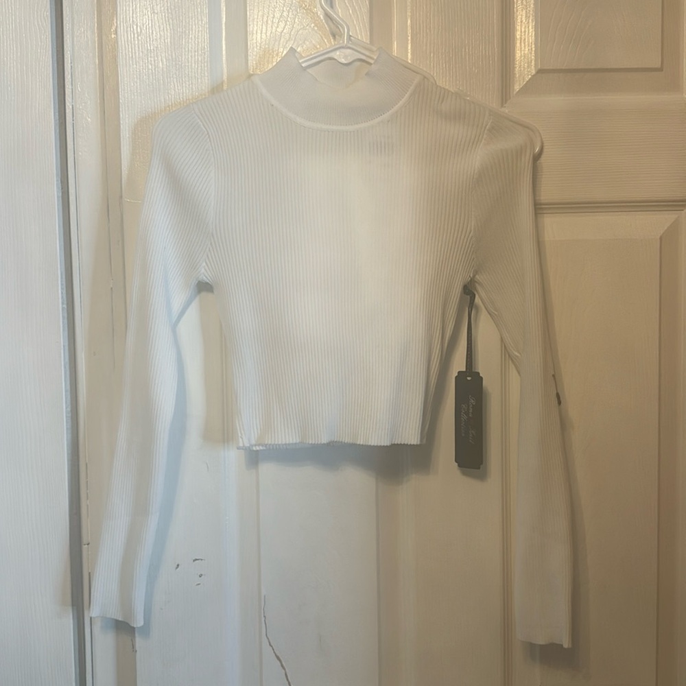 White matching skirt and Crop Top outfit